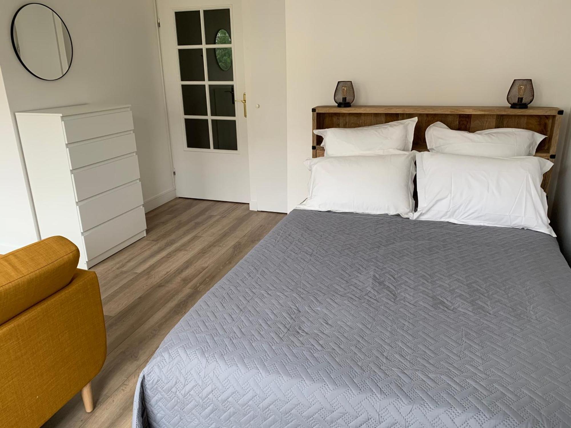 Beautiful Studio Located South Of Paris Bourg-la-Reine Szoba fotó